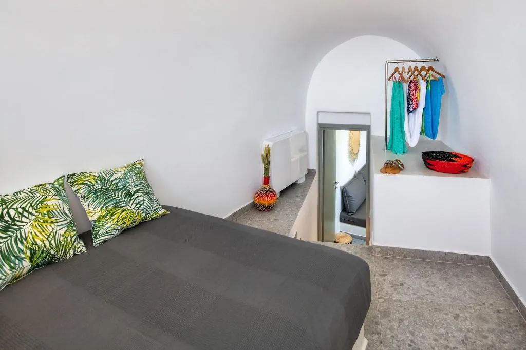 Room, Seven Suites, Santorini