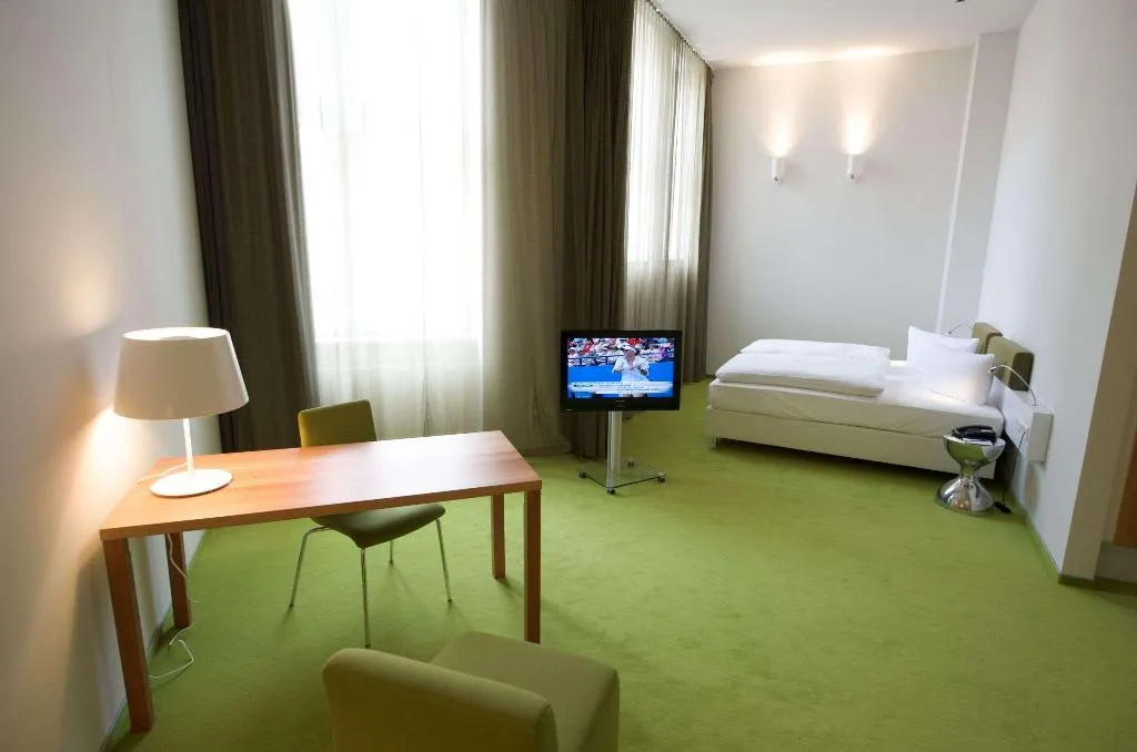 Room, Wyndham Garden Berlin Mitte, Berlin