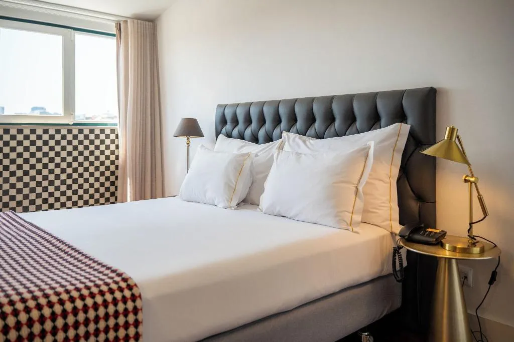 DOUBLE SUPERIOR QUEEN BED Room, Casa Do Jasmim By Shiadu, Lisbon