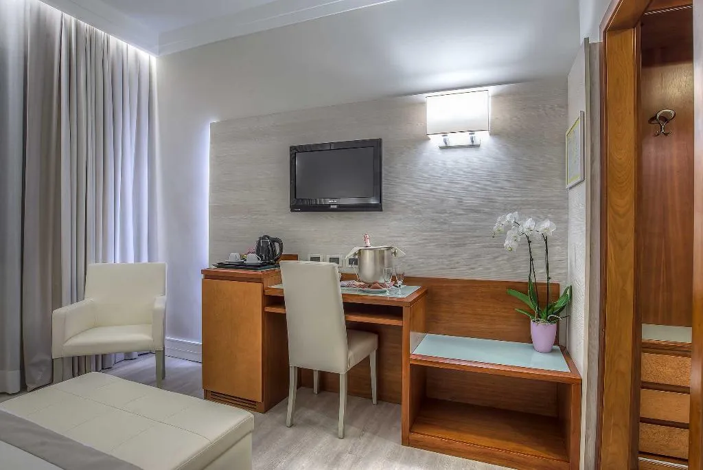DOUBLE SINGLE USE SUPERIOR Room, La Giocca Hotel, Rome