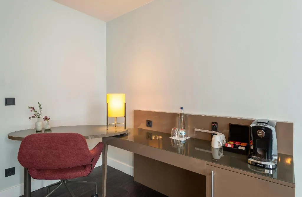 Room, Leonardo Royal Hotel Berlin Alexanderplatz, Berlin