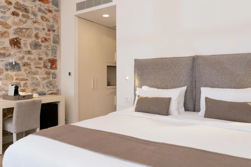 SUITE SEA VIEW HONEYMOON Room, 100 Rizes Seaside Resort, Athens