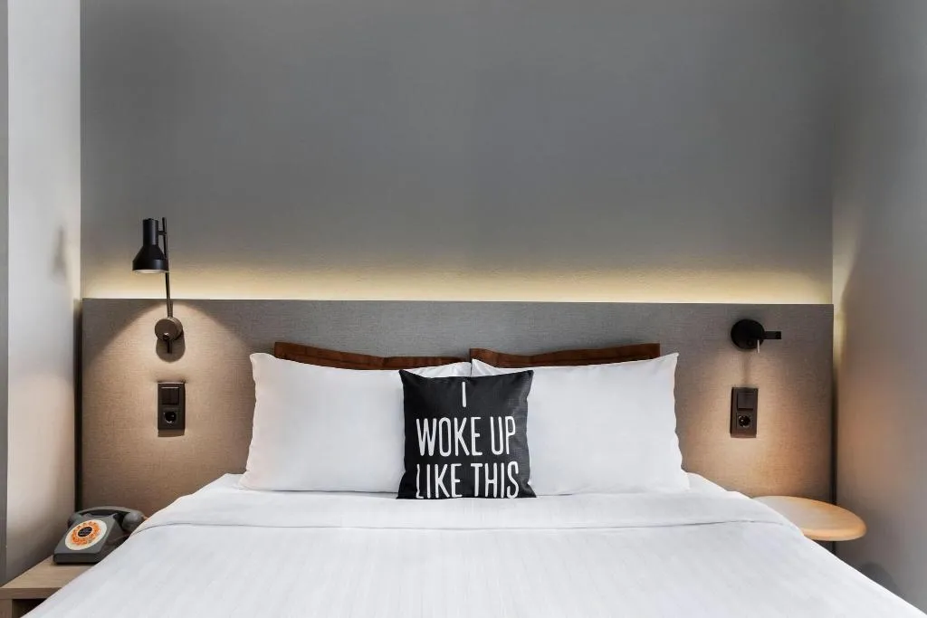 DOUBLE QUEEN SIZE BED Room, Moxy Barcelona, Barcelona