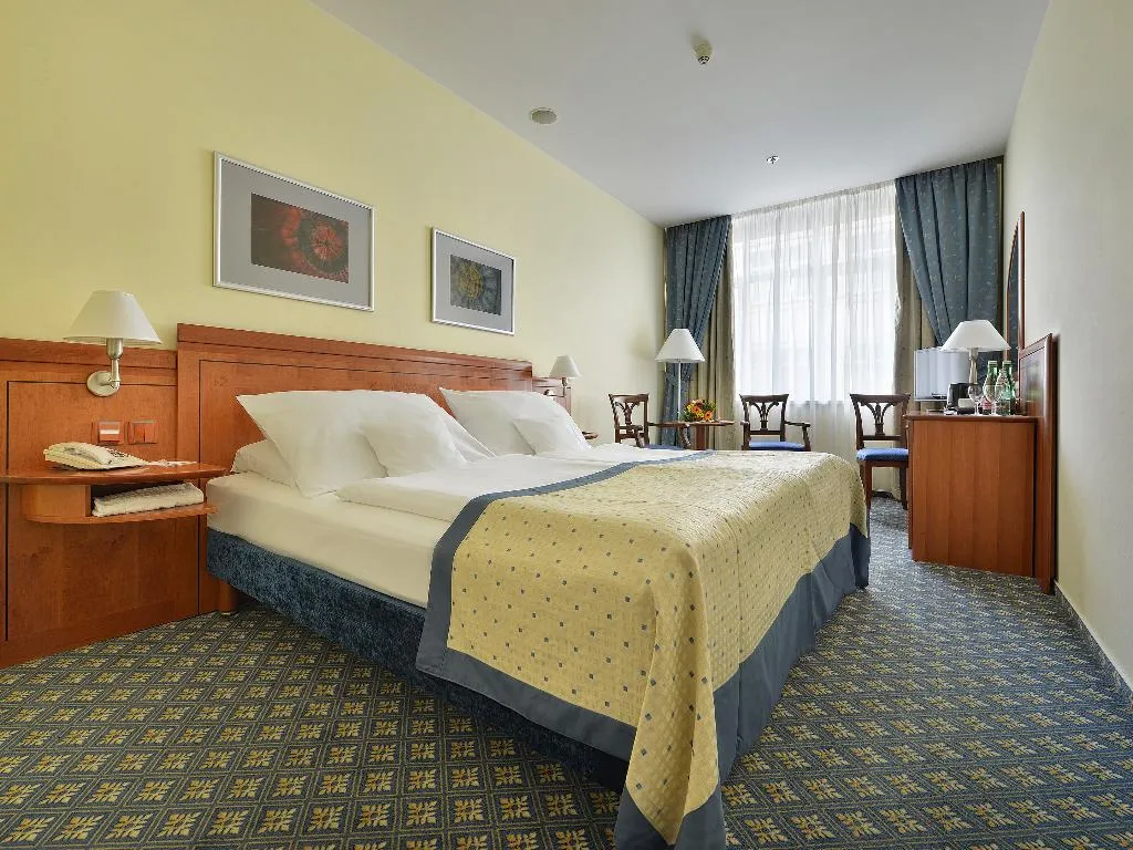 SINGLE STANDARD Room, Ramada Prague City Centre, Prague