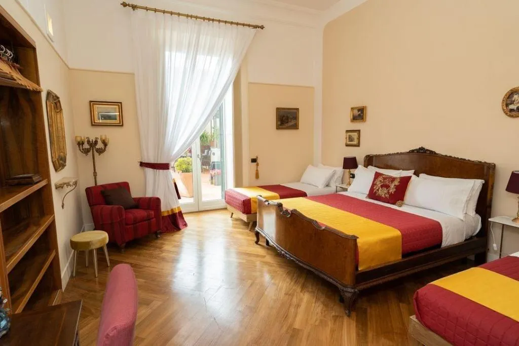 Room, Moon Luxury Rooms & Apartments, Naples