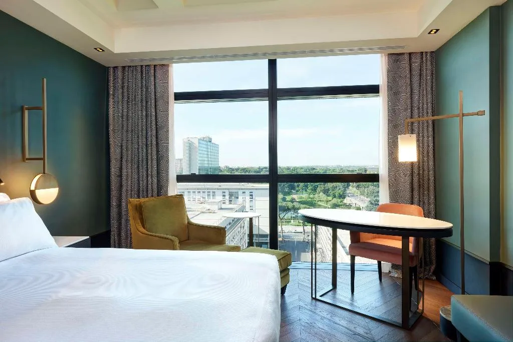 DOUBLE DELUXE KING BED Room, Hilton Rome Eur La Lama, Rome