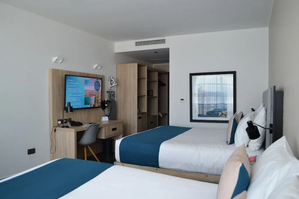 QUADRUPLE STANDARD Room, be.HOTEL, Malta
