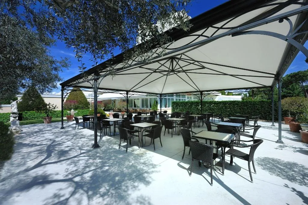 Terrace, Des Bains Terme, Venice