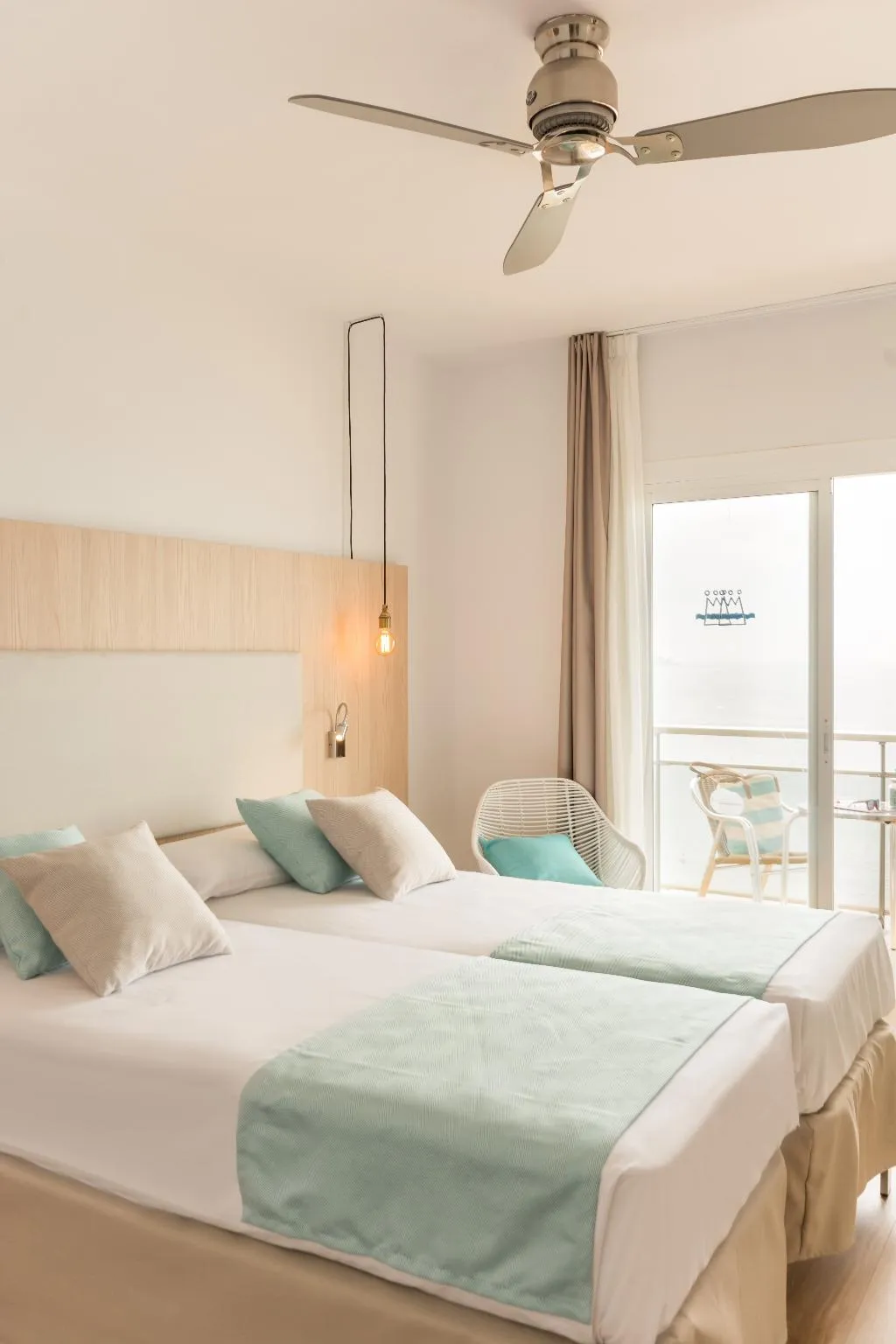 DOUBLE POOL VIEW Room, Hotel Monterrey Roses by Pierre & Vacances, Costa Brava
