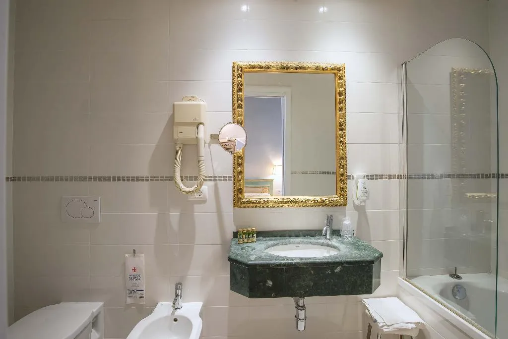 Double or Twin STANDARD Room, Machiavelli Palace, Florence