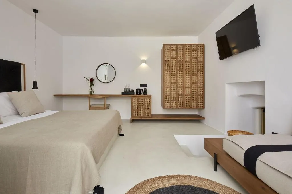 Room, You And Me Suites, Santorini