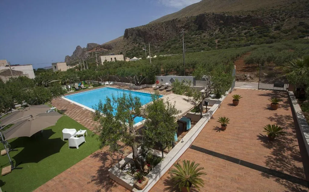 Pool, Achibea, Palermo