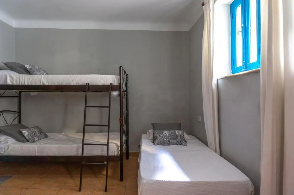 Room, Dioskouros, Athens