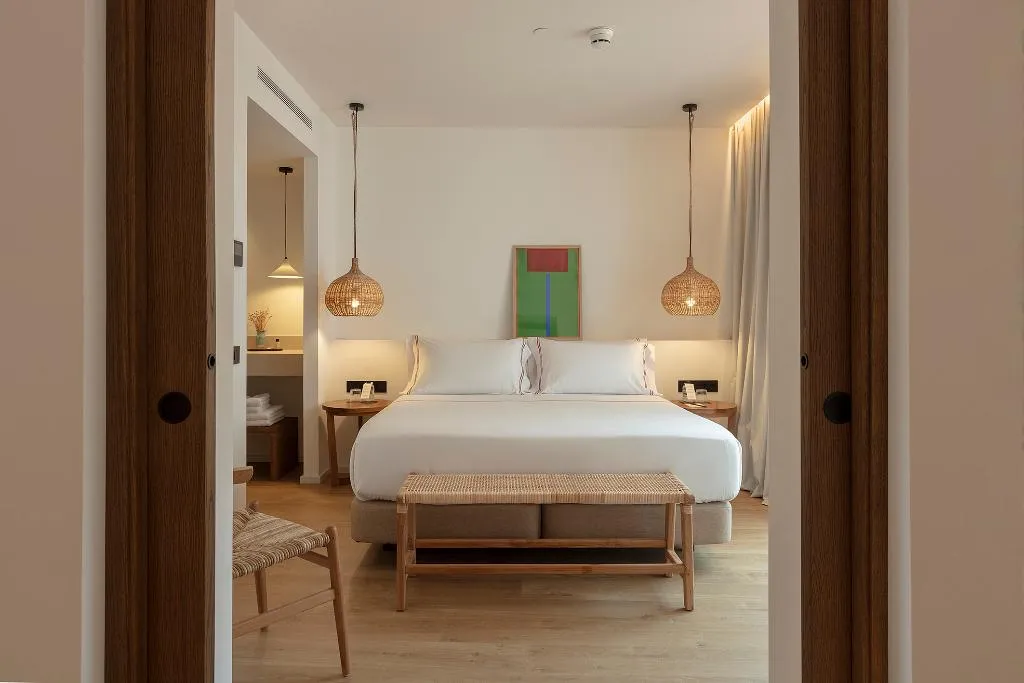 FAMILY ROOM WITH BALCONY Room, Elisabeth By the Sea, Costa Brava