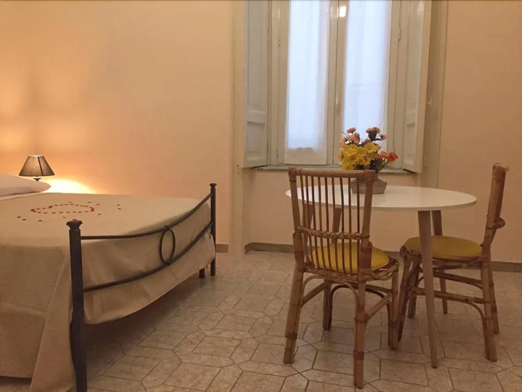 Room, B&B Catoledo, Naples