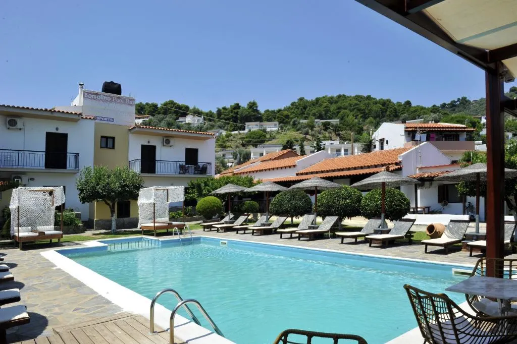 Pool, Yalis Studios, Skiathos