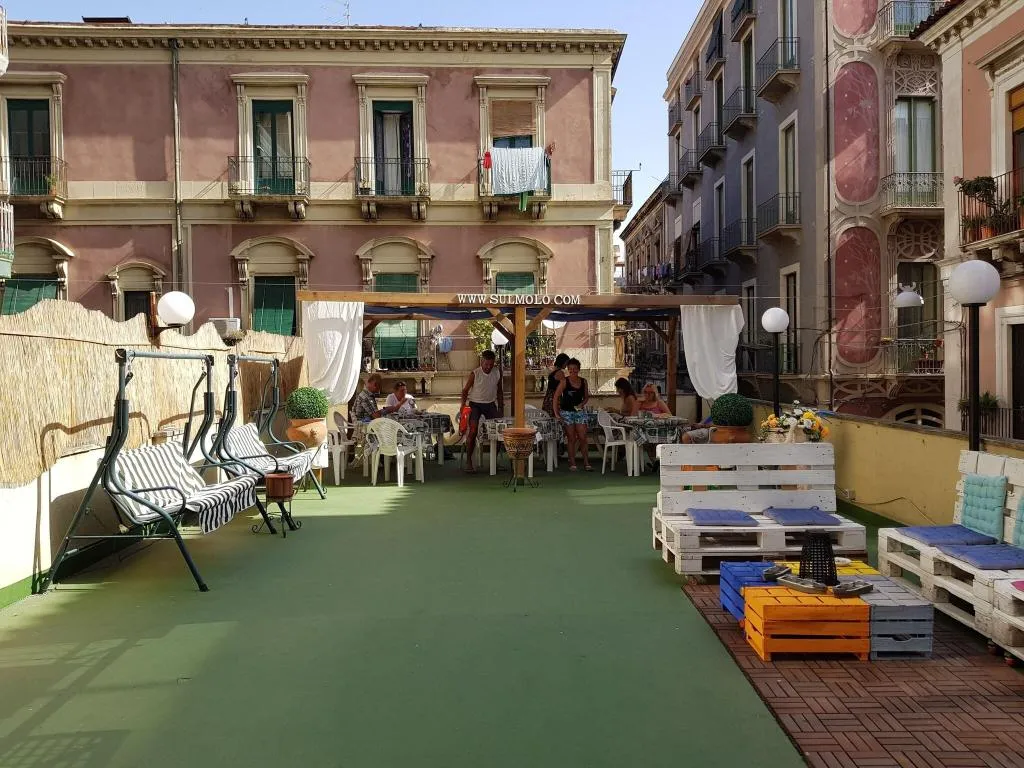 Sports and Entertainment, Sul Molo, Catania