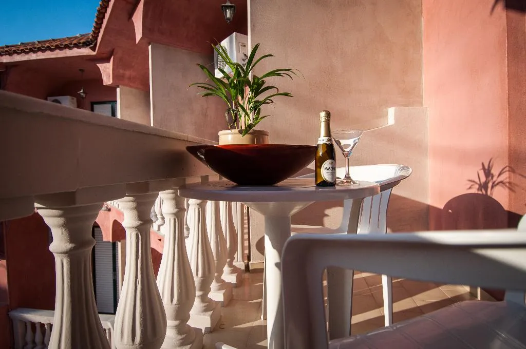 Terrace, Zante Nest, Zante