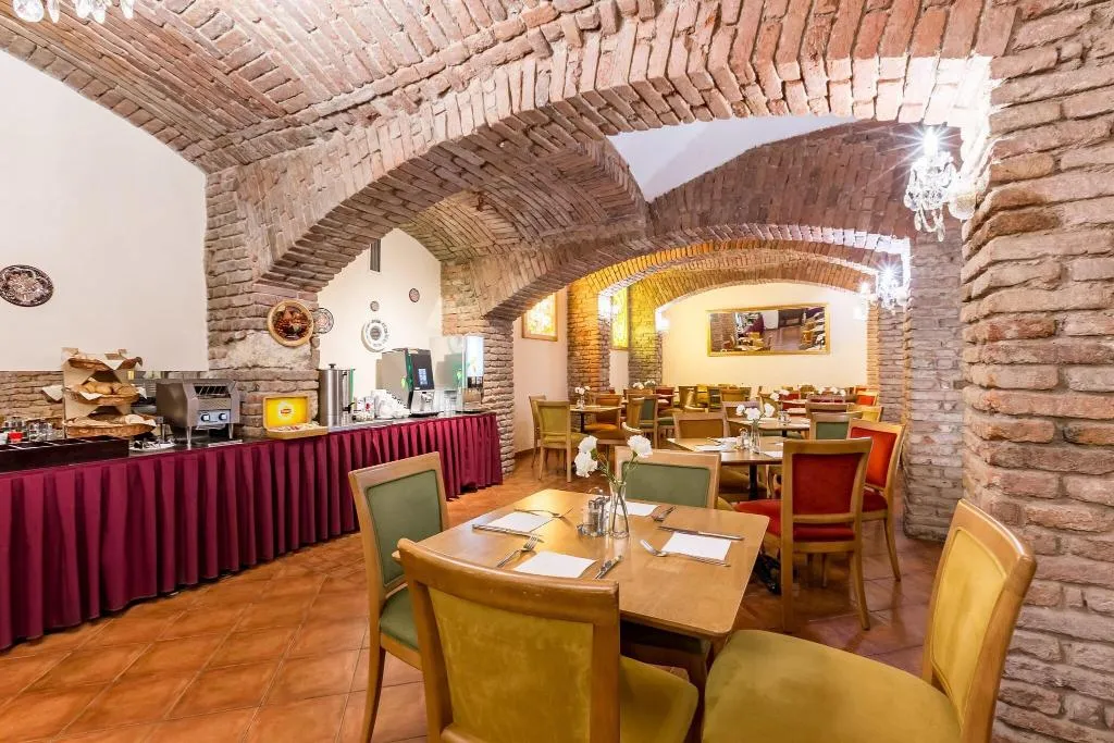 Restaurant, Hotel Caruso Old Town Prague, Prague