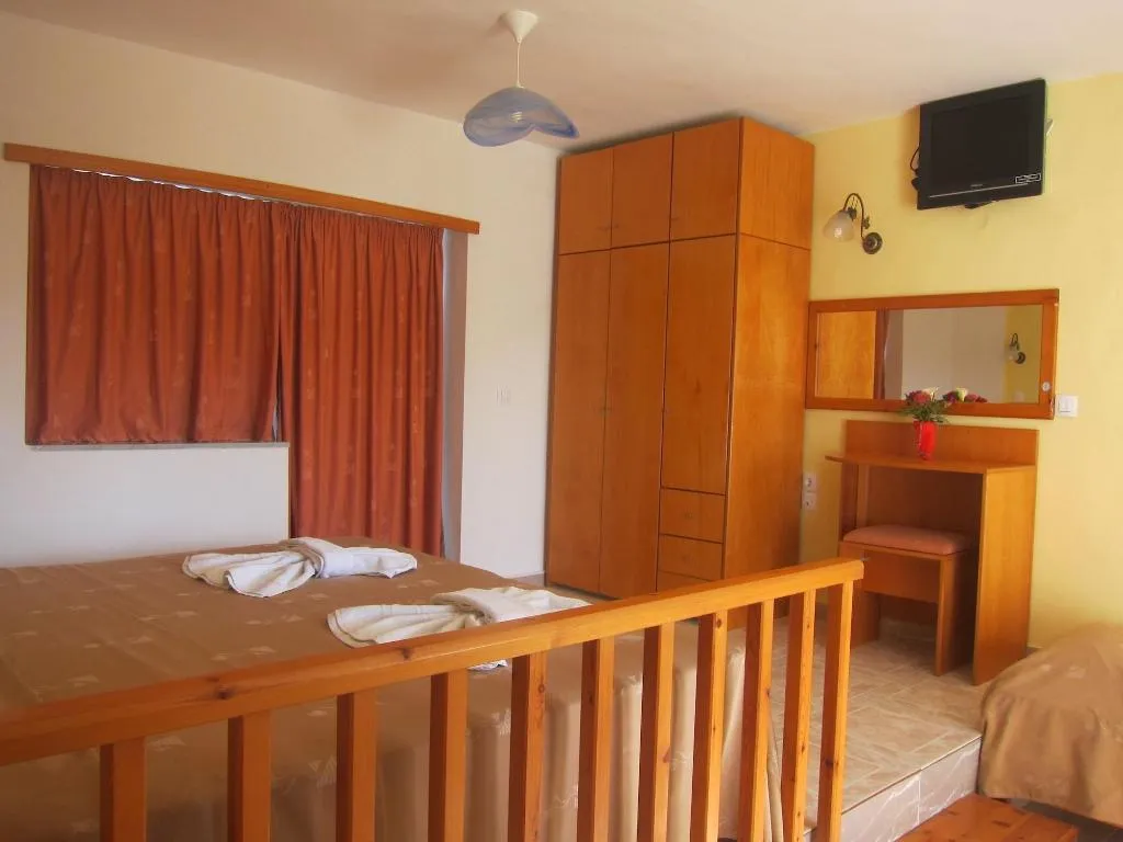Room, Baladinos Apartments, Crete