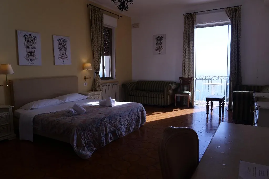 SUITE WITH BALCONY Room, Hotel Elios, Taormina