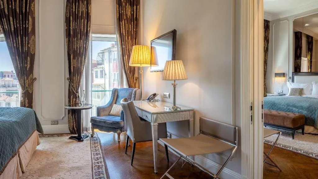 DOUBLE CLASSIC Room, InterContinental Porto Palacio das Cardosas, Porto