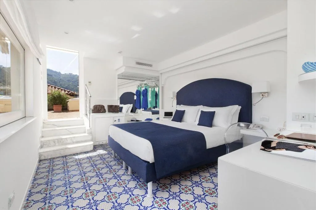 Room, Antiche Mura, Naples