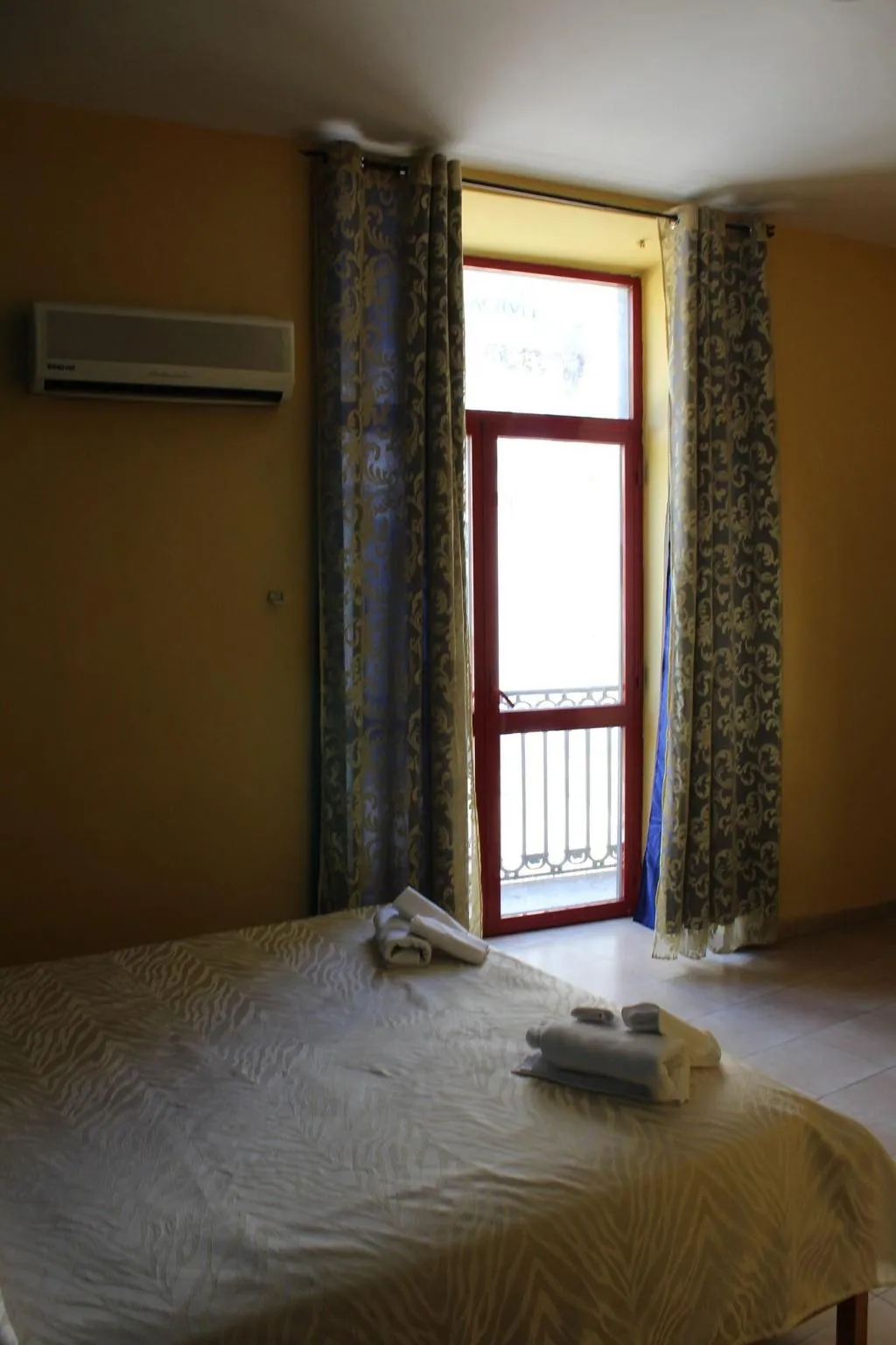 Room, Hotel Santuario Pompei, Naples