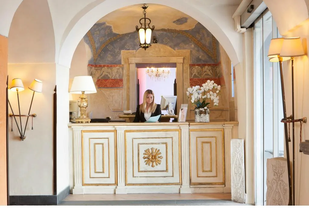 Lobby, San Francesco Al Monte, Naples
