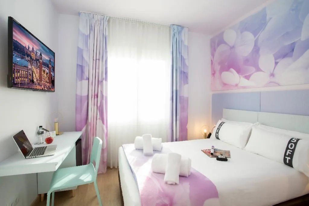 DOUBLE STANDARD Room, Casual Colours Barcelona, Barcelona