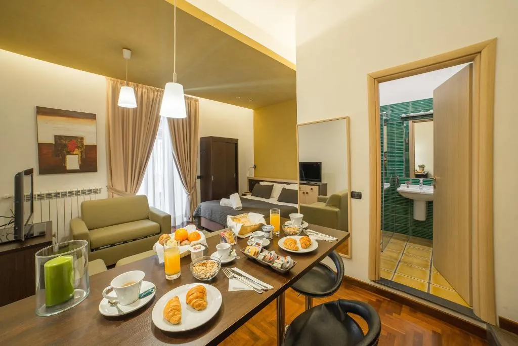 Room, Bed & Breakfast Chiaia 32, Naples