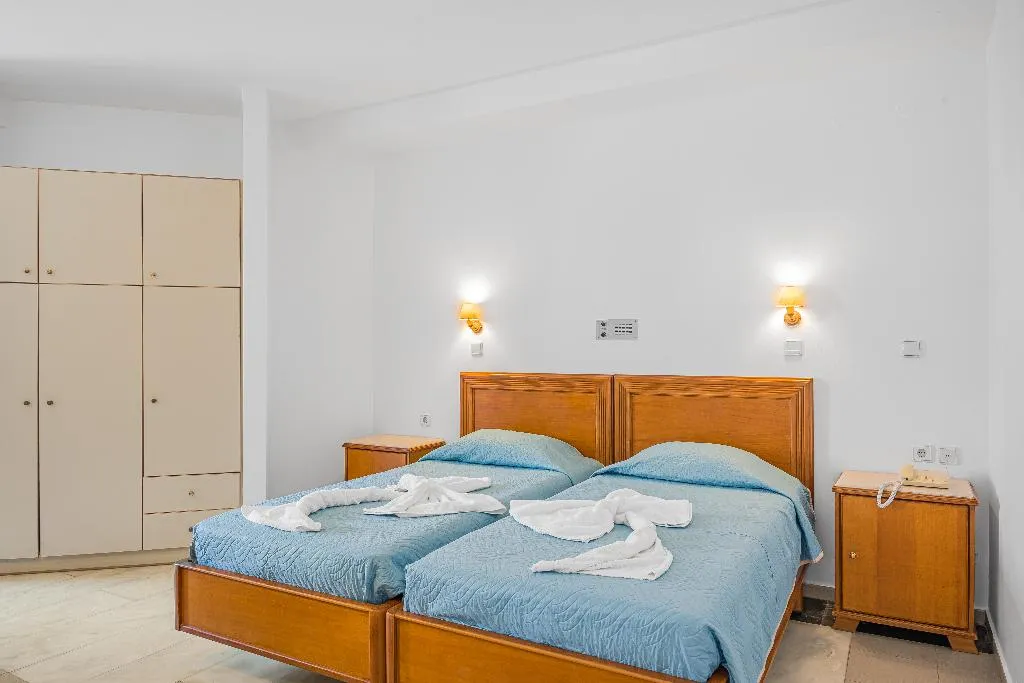 FAMILY ROOM GARDEN VIEW Room, Creta Verano, Crete