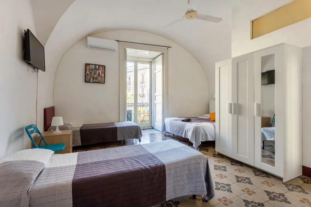 QUADRUPLE WITH BALCONY Room, Da Gianni E Lucia Rooms, Catania