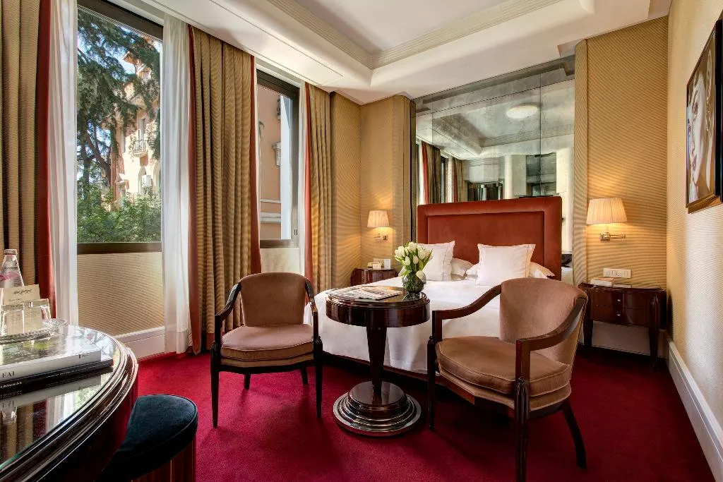 DOUBLE DELUXE Room, Hotel Lord Byron Small Luxury Hotels of the World, Rome