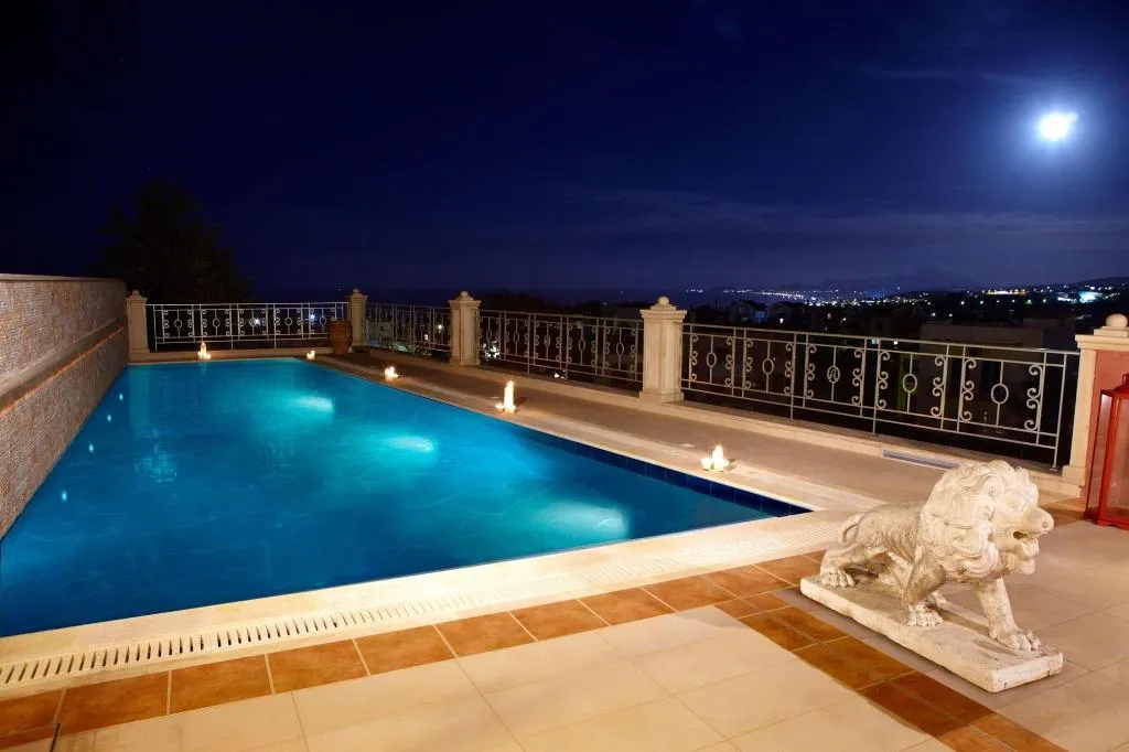 Sports and Entertainment, Casa dell' Aristea, Crete