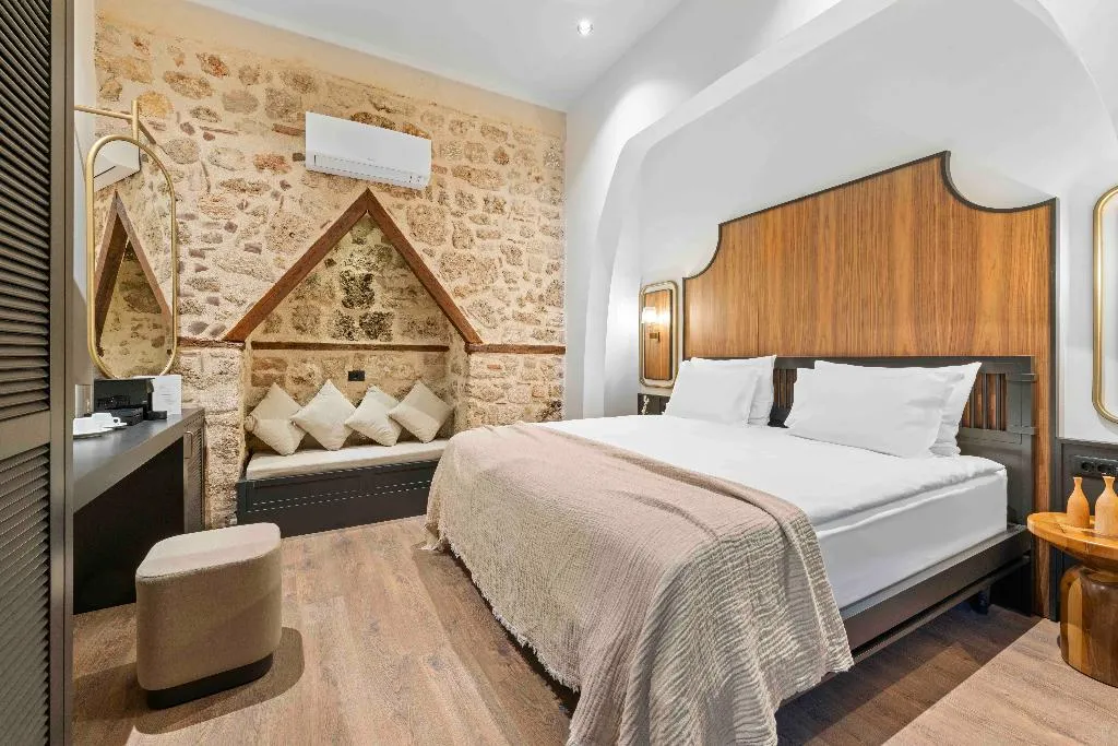 SUITE KING BED WITH JACUZZI Room, Belmondo Suites Old Town Antalya, Antalya
