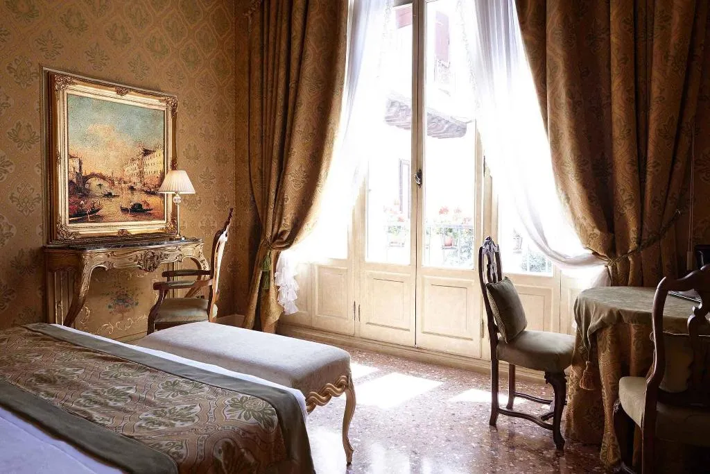 DOUBLE DELUXE Room, Palazzo Paruta, Venice