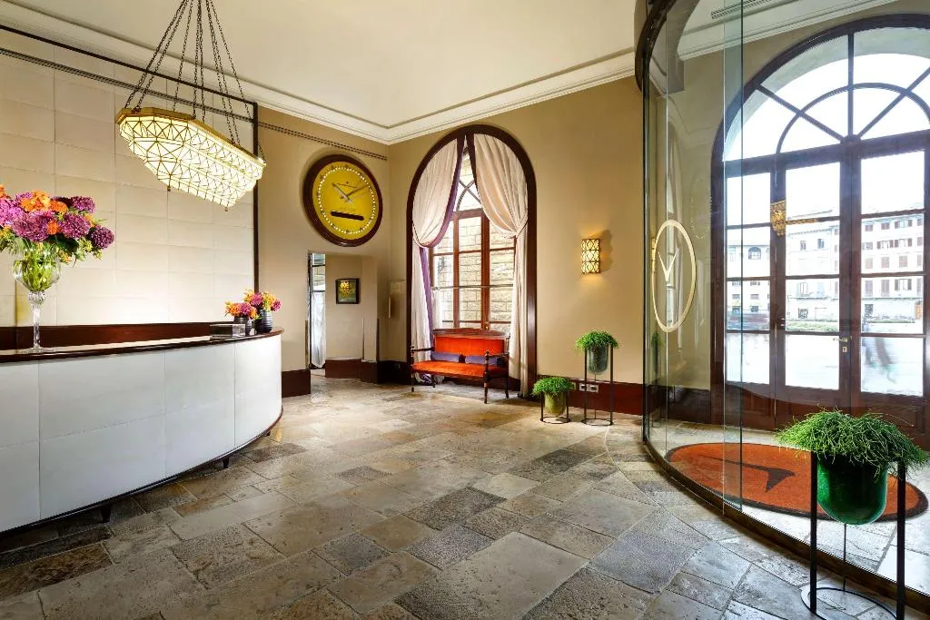 General view, L'Orologio, Florence