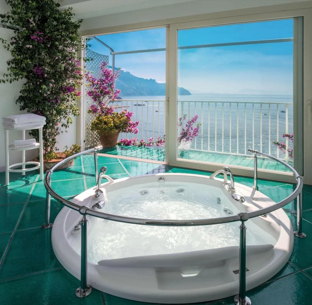 Sports and Entertainment, Hotel Santa Caterina, Naples
