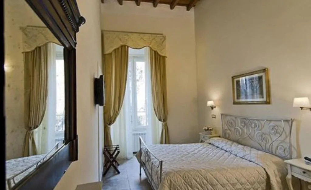 TRIPLE TWO BEDS Room, Hotel Le Clarisse Al Pantheon, Rome