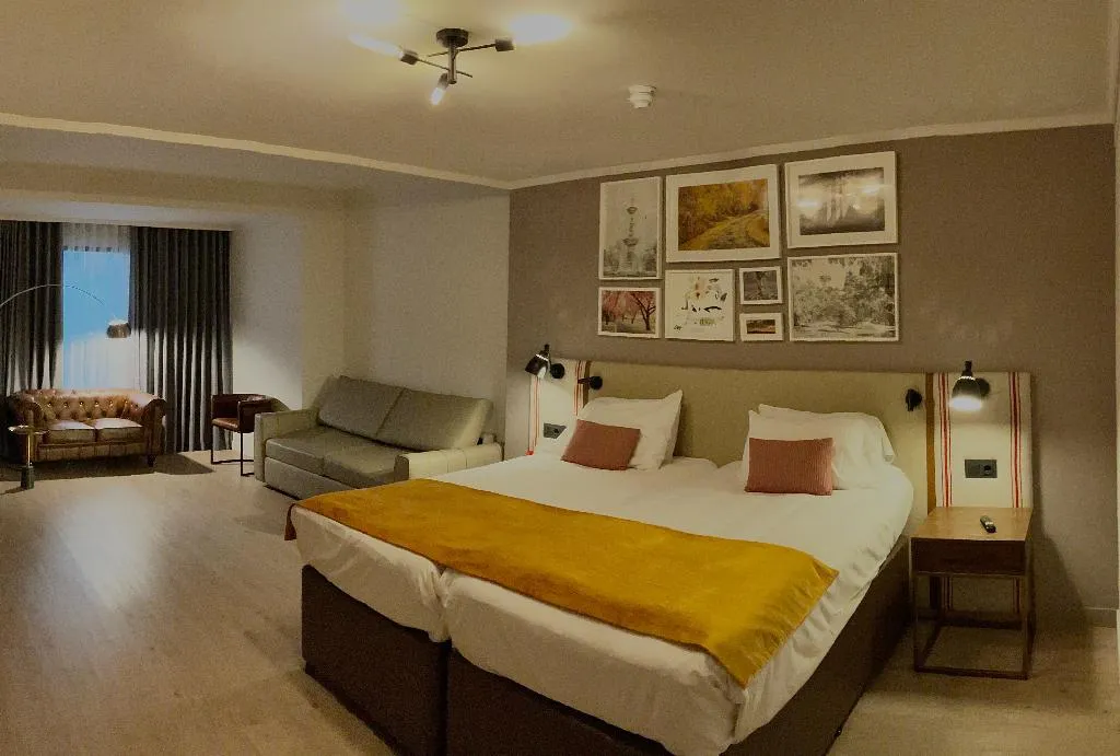 SUITE TWO BEDS Room, Hotel Indigo Madrid - Princesa, Madrid