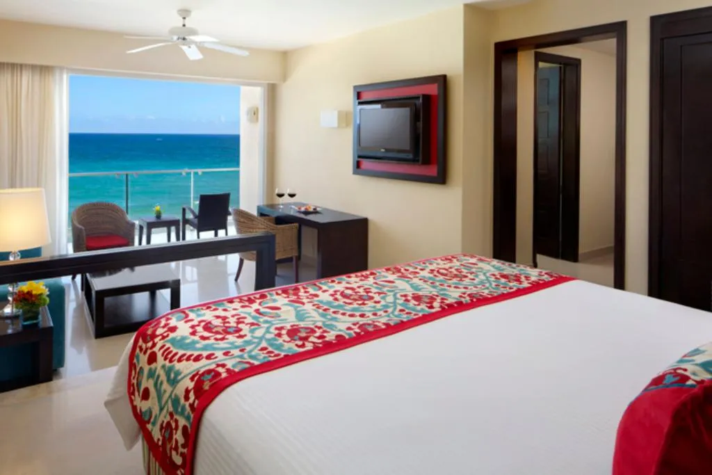 JUNIOR SUITE OCEAN FRONT Room, Dreams Jade Resort & Spa - All Inclusive, Cancun Area