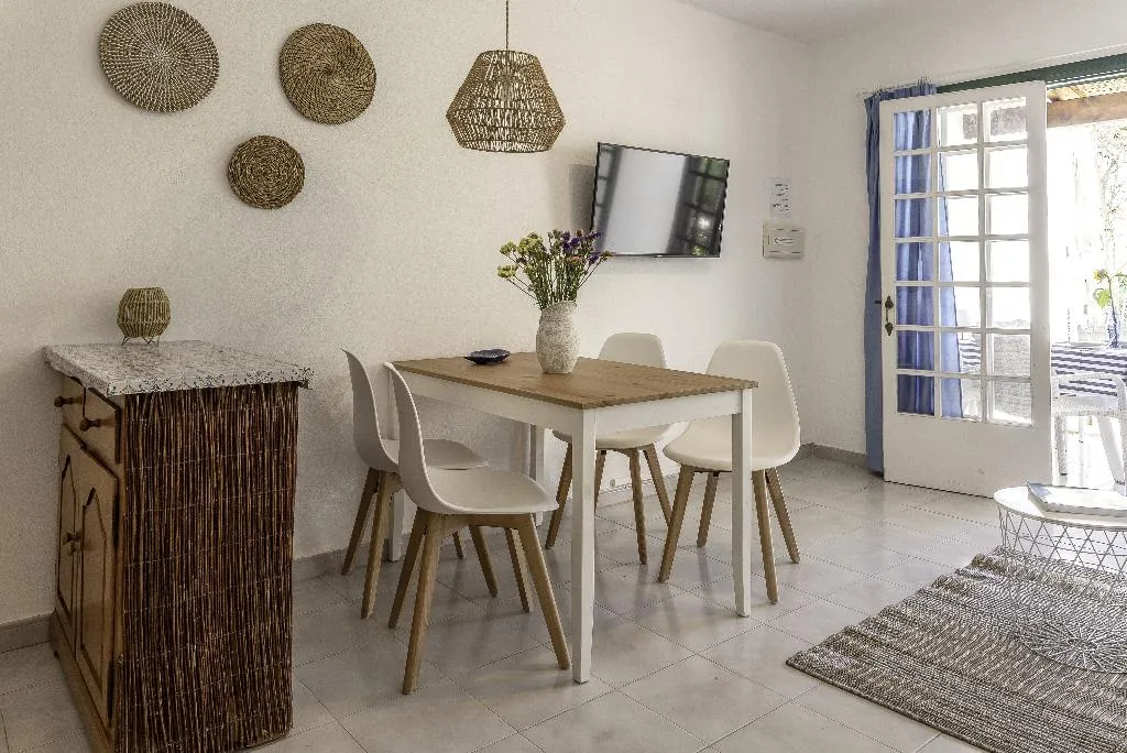 APARTMENT TWO BEDROOMS WITH AIR CONDITIONING Room, Las Brisas I & II, Menorca