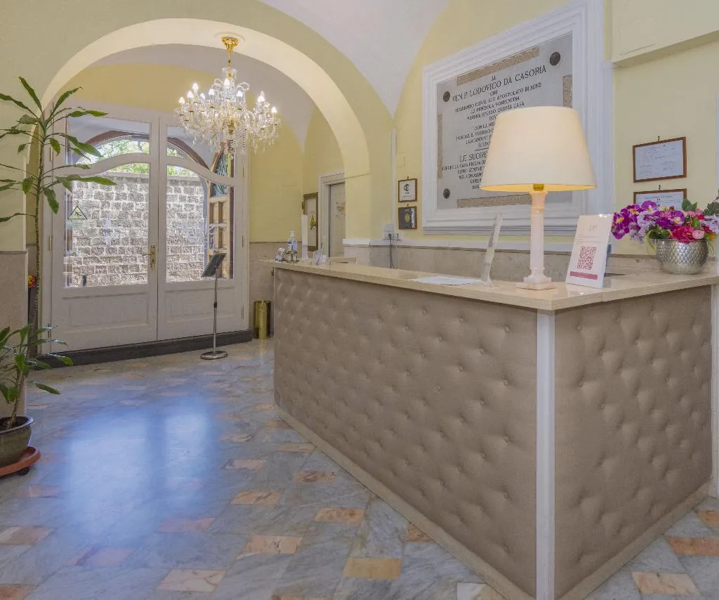 Lobby, Sisters' Hostel, Naples