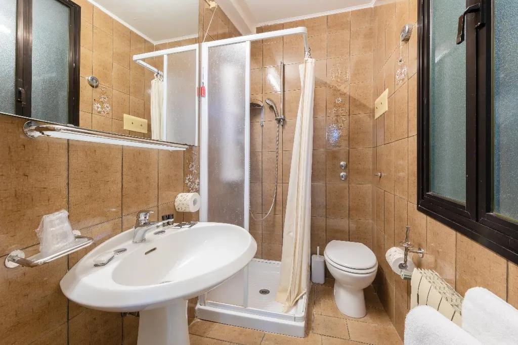 Double or Twin STANDARD Room, San Giorgio, Venice