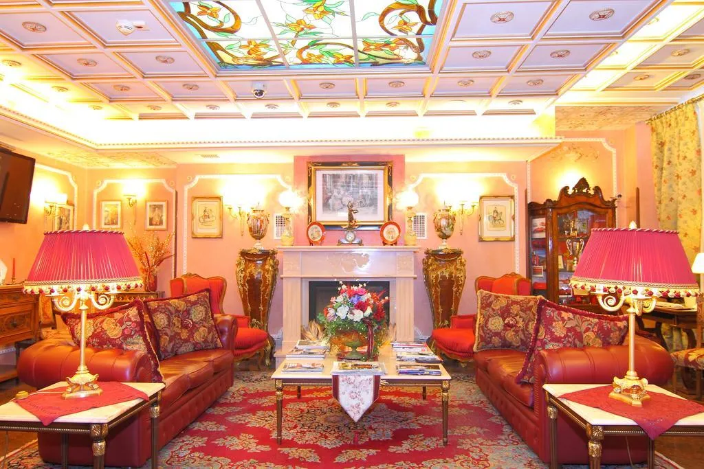 Lobby, Vittoria, Milan