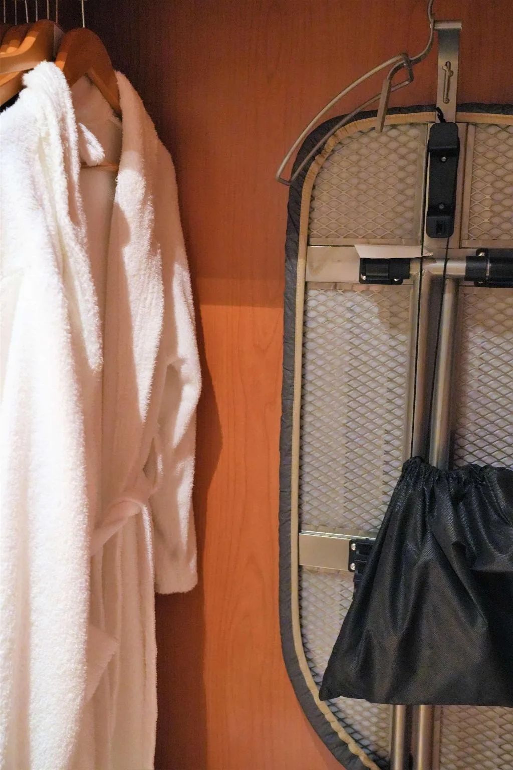Room, Port Valencia Azafata, Valencia