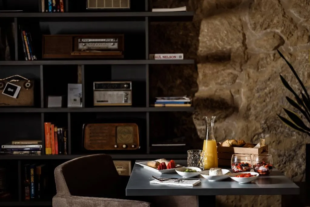 Restaurant, 19 Rooms, Malta