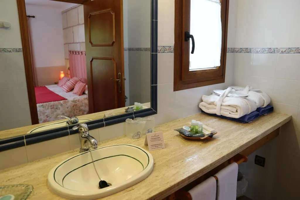 JUNIOR SUITE SUPERIOR CAPACITY 3 Room, Can Canals, Majorca