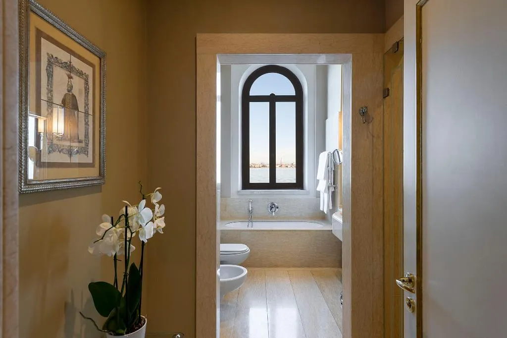 JUNIOR SUITE STANDARD Room, San Clemente Palace, Venice